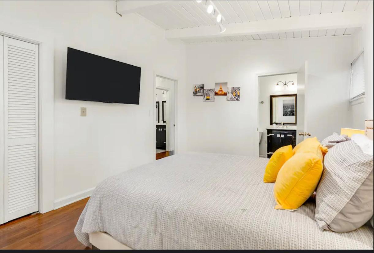 Recently Renovated Haven In Brookhaven. *