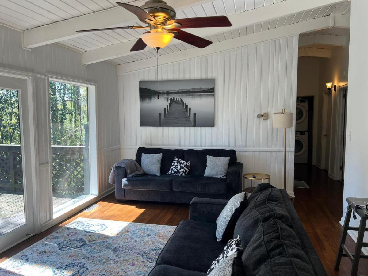 Recently Renovated Haven In Brookhaven. *